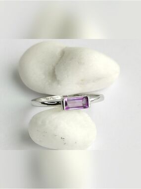 Amethyst  Ring Sterling Silver Size 6 Stacking 🆕